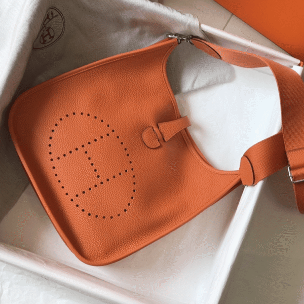 Hermès Evelyne Bag III 29 PM Orange 11 Inches
