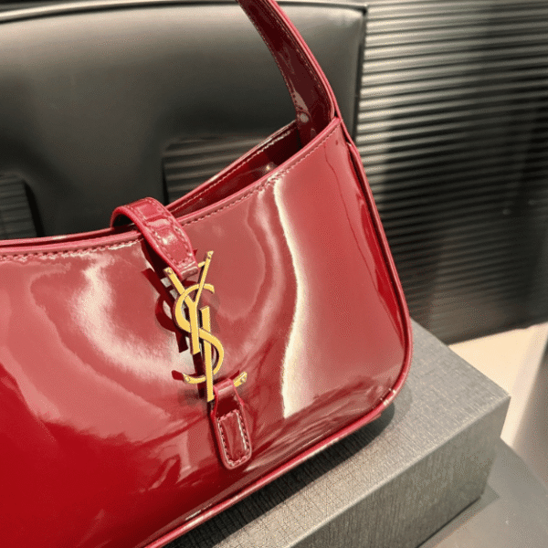 4-426.png Saint Laurent Le 5 À 7 Hobo Bag Bordeaux Patent 9.4 Inches