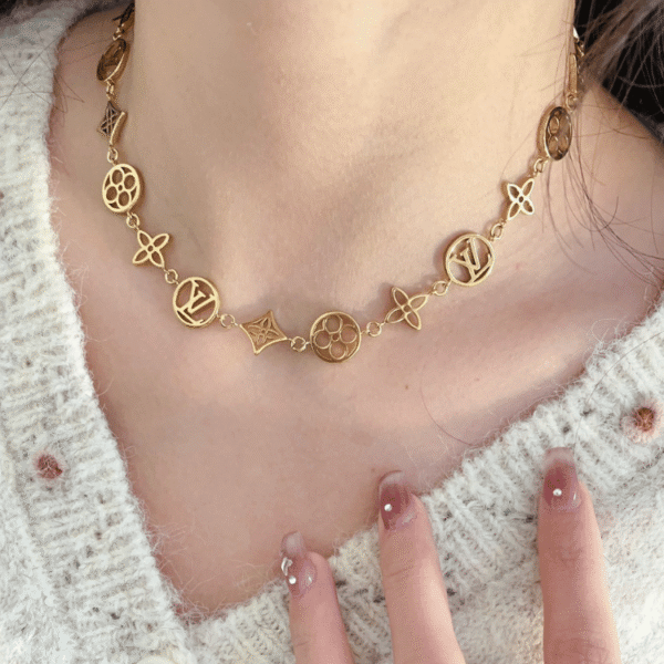Louis Vuitton Monogram Bloom Necklace Gold-Tone