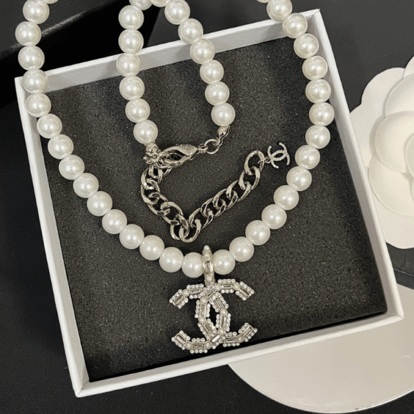 Chanel Pearl Choker Necklace With Rhinestone Cc Pendant Silver-Tone
