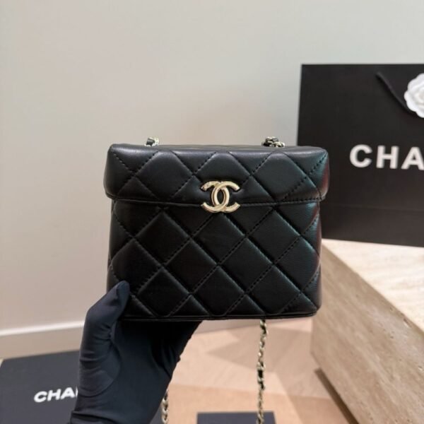 4-59 Chanel Small Secret Box Bag Quilted Leather Gold Tone Black 6.3 Inches