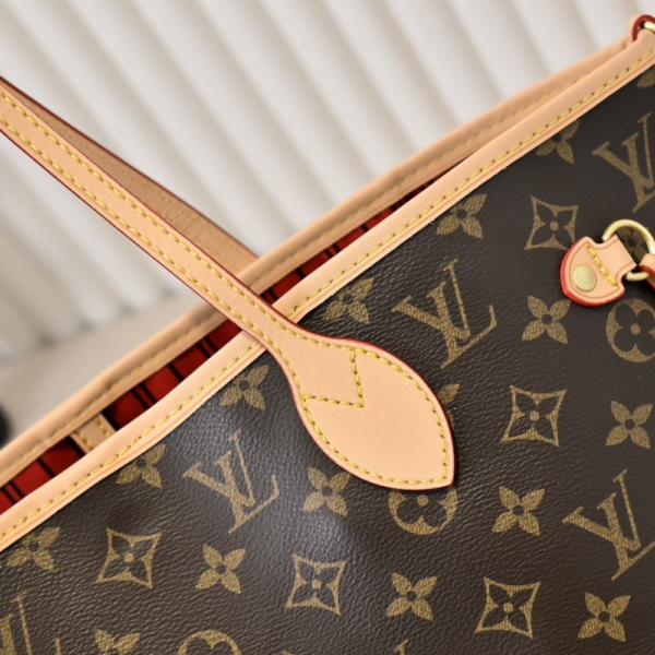Louis Vuitton Neverfull Bandoulière Inside Out MM Red 12.2 Inches M12779