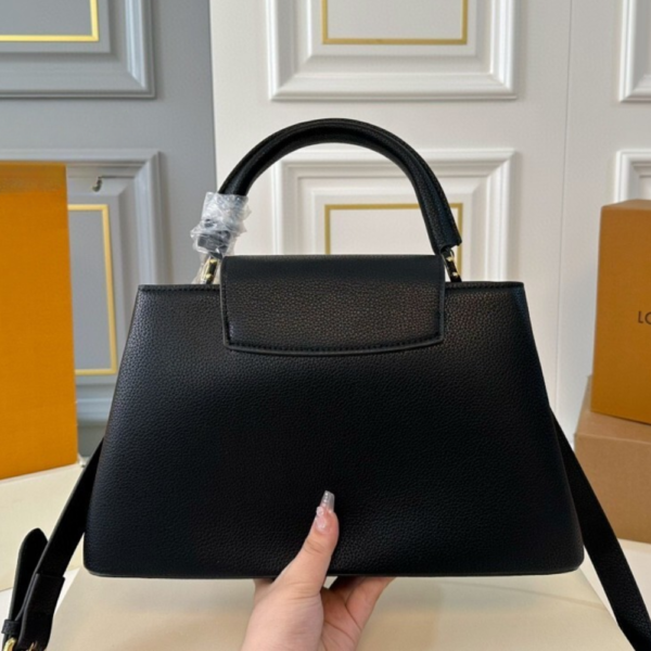 Louis Vuitton Capucines MM Black 12.4 Inches M24727