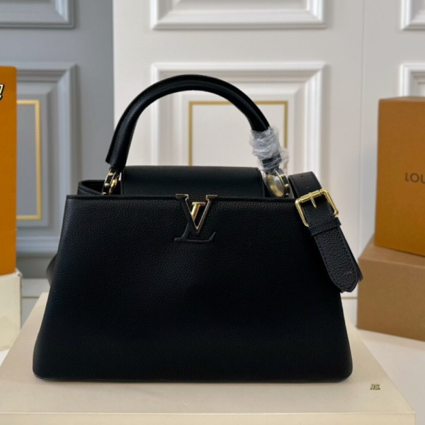 Louis Vuitton Capucines MM Black 12.4 Inches M24727