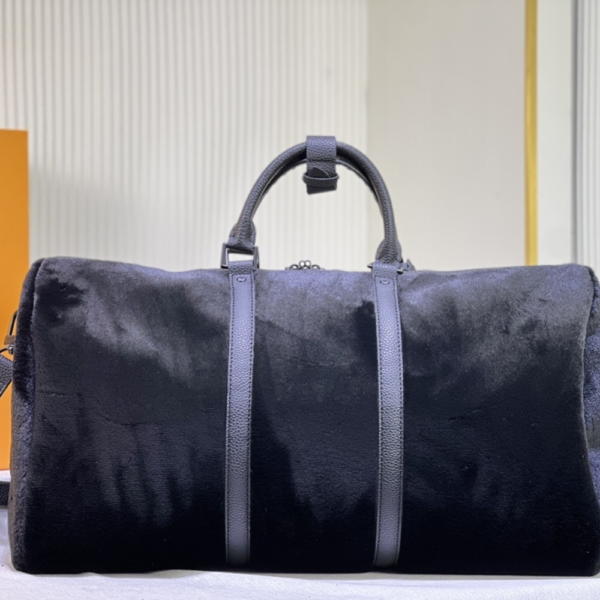 415 Louis Vuitton Puffy Shearling Keepall Bandoulière 50 Black 19.7 Inches M23108