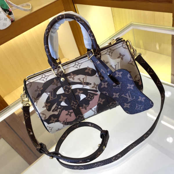 Louis Vuitton Keepall Bandoulière 25 Brown 9.8 Inches M45653