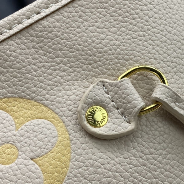 Louis Vuitton Neverfull Monogram MM Gradient Beige 12.2 Inches M46516