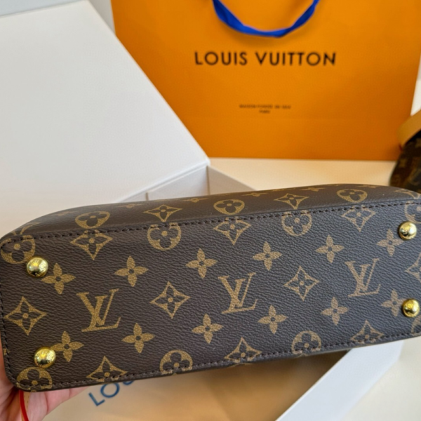 439-2 Louis Vuitton Capucines BB Monogram Brown 10.6 Inches