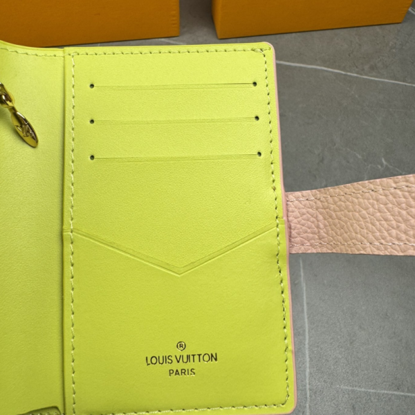 Louis Vuitton Vertical Compact Wallet Capucines Taurillon Pink 3.5 Inches M82198