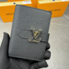 457-1 Louis Vuitton Vertical Compact Wallet Capucines Taurillon Black / Arizona Beige 3.5 Inches M82198