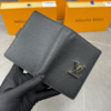 461-1 Louis Vuitton Vertical Compact Wallet Capucines Taurillon Black / Arizona Beige 3.5 Inches M82198