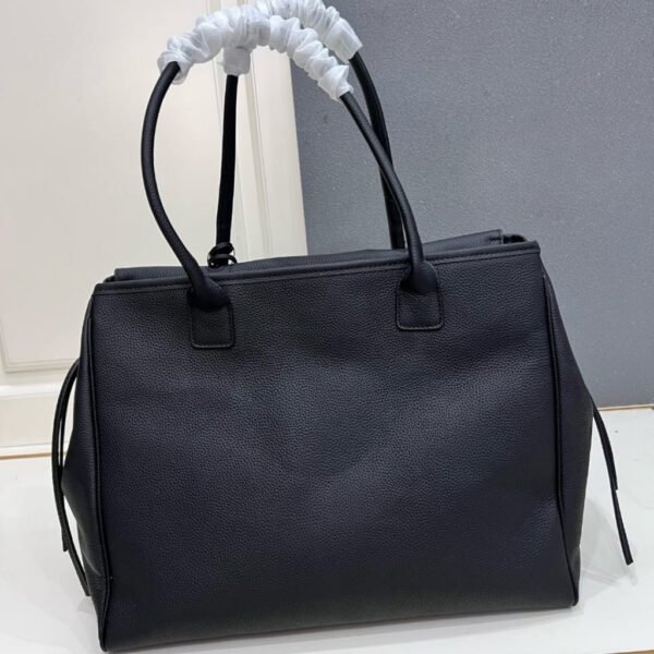 Chanel Large Tote Bag Grained And Gold Tone Metal Black 16.9 Inches AS6289 B24248 94305