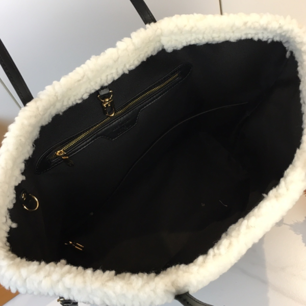 Louis Vuitton Neverfull Monogram Shearling Trim MM Black M56960 12.2 Inches