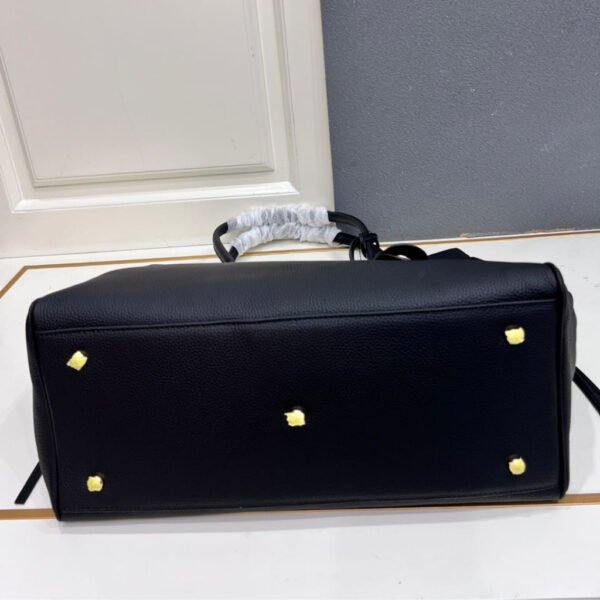 Chanel Large Tote Bag Grained And Gold Tone Metal Black 16.9 Inches AS6289 B24248 94305