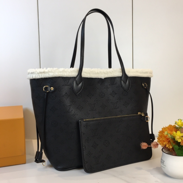 Louis Vuitton Neverfull Monogram Shearling Trim MM Black M56960 12.2 Inches