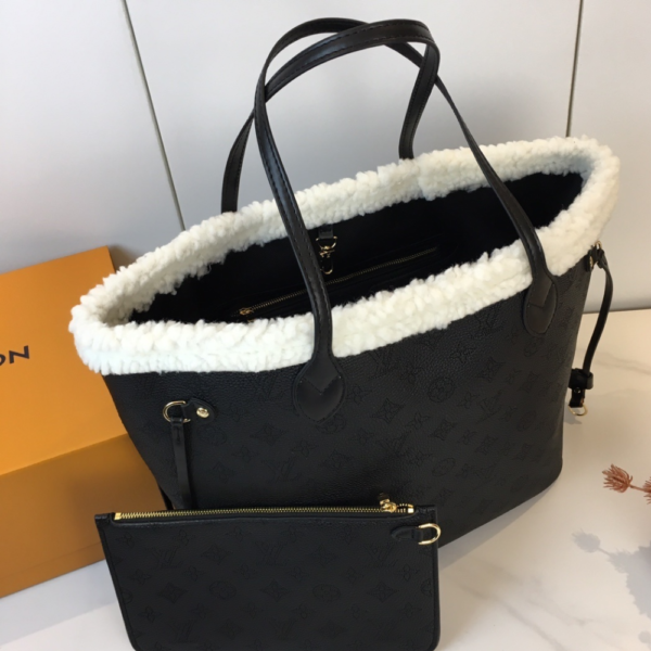 Louis Vuitton Neverfull Monogram Shearling Trim MM Black M56960 12.2 Inches