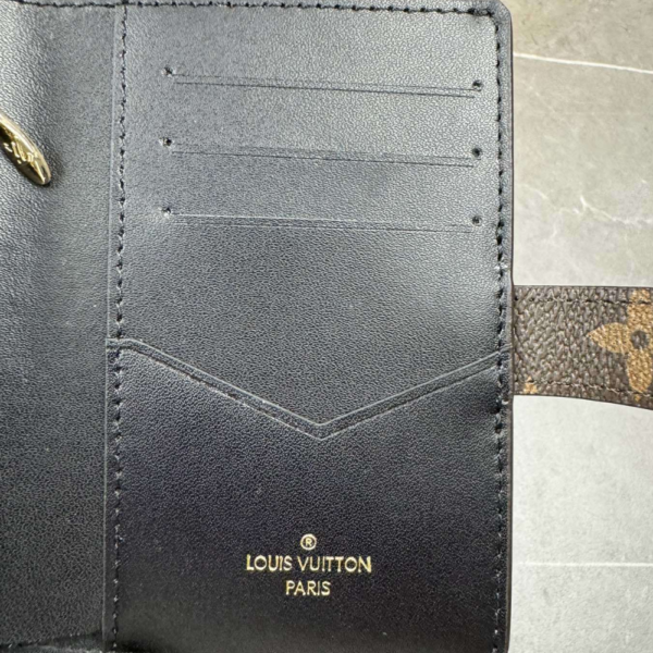 Louis Vuitton Vertical Compact Wallet Capucines Monogram Brown 3.5 Inches M82198