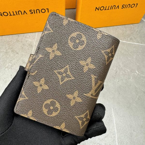 Louis Vuitton Vertical Compact Wallet Capucines Monogram Brown 3.5 Inches M82198