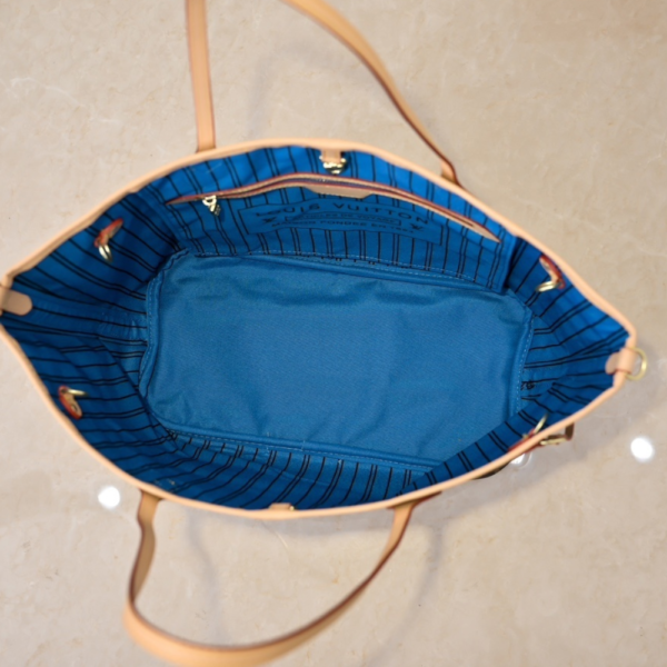 Louis Vuitton Neverfull Bandoulière Inside Out MM Blue 12.2 Inches M12779