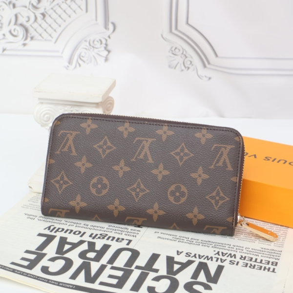 485-1 Louis Vuitton Zippy Wallet Vivienne Monogram Brown 7.7 Inches M81544
