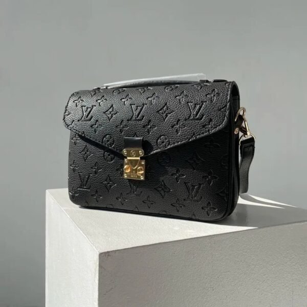 Louis Vuitton Monogram Canvas Pochette Métis Black 9.8 Inches M44875