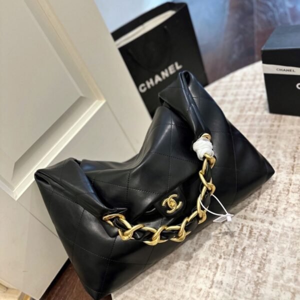 Chanel Maxi Hobo Bag Black Leather 16.9 Inches AS5839 B22140 94305