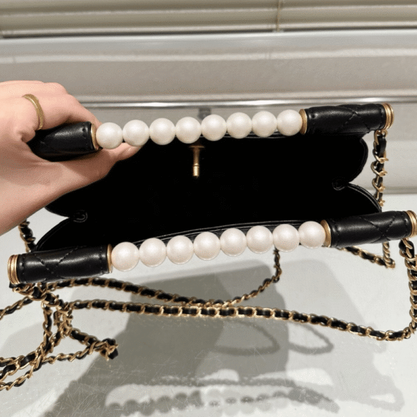 5-235 Chanel Small Tote Shini Pearls Gold-Tone Metal Black 9.1 Inches