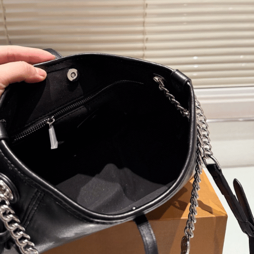5-43 Louis Vuitton Carryall Vibe BB Black 10.2 Inches