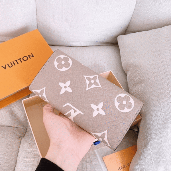 Louis Vuitton Sarah Wallet Tourterelle Gray Monogram 7.5 Inches M81049