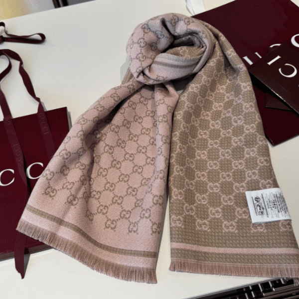 5-506.png Gucci Gg Monogram Wool Scarf Pink/Beige 70.8 Inches