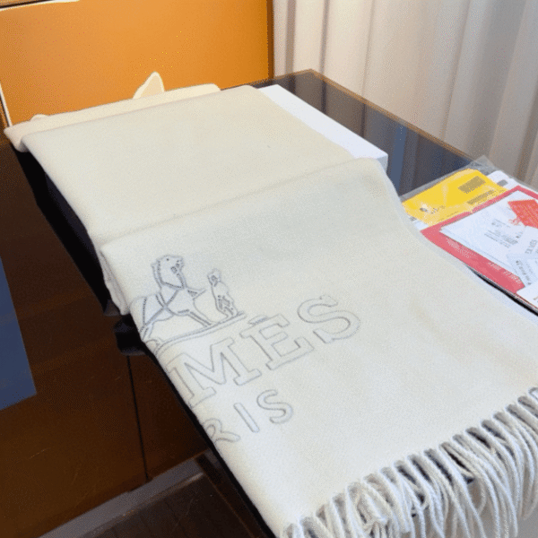 5-509.png Hermès Paris Logo Scarf Cream/White 74.8 Inches