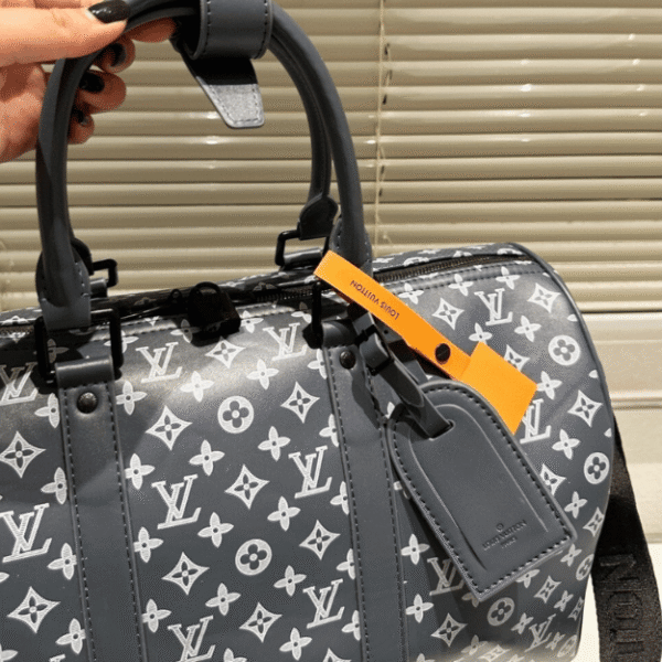 5-533 Louis Vuitton Keepall 40 Monogram Eclipse Dark Navy 15.7 Inches