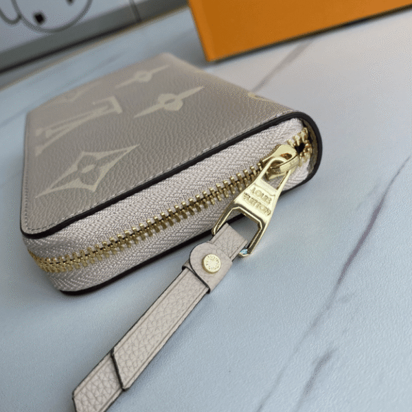 Louis Vuitton Zippy Wallet Bicolor Taupe/Beige 7.7 Inches M14229