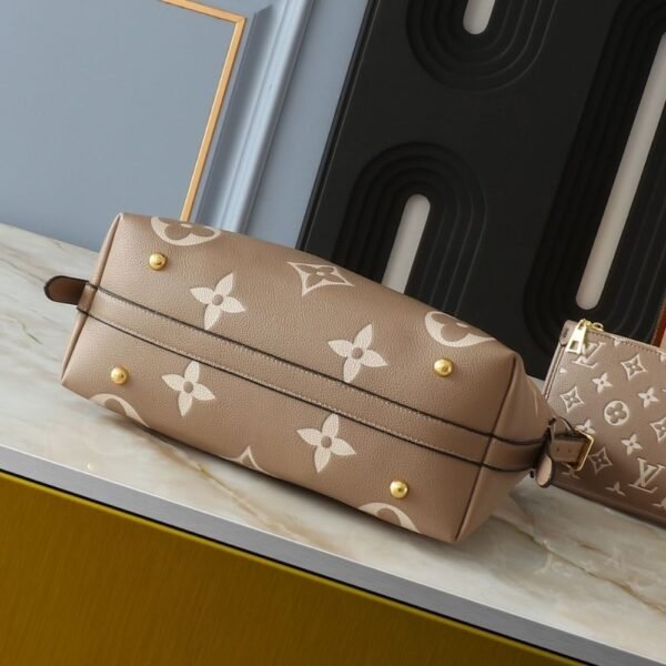 Louis Vuitton Carryall PM Crème Beige 11.4 Inches M47180
