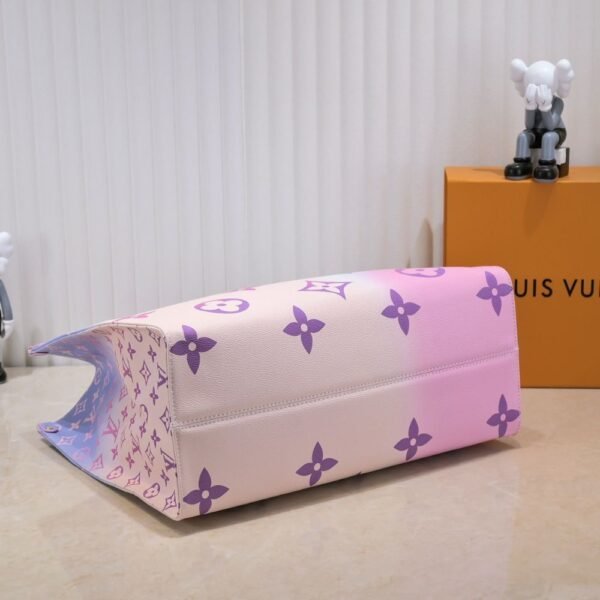 Louis Vuitton Onthego GM Sunrise Pastel 16.1 Inches M46076