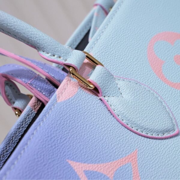 Louis Vuitton Onthego GM Sunrise Pastel 16.1 Inches M46076