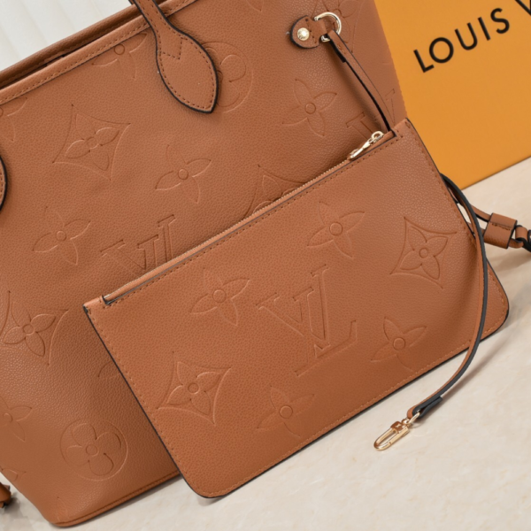 Louis Vuitton Neverfull MM Cognac 12.2 Inches M12605