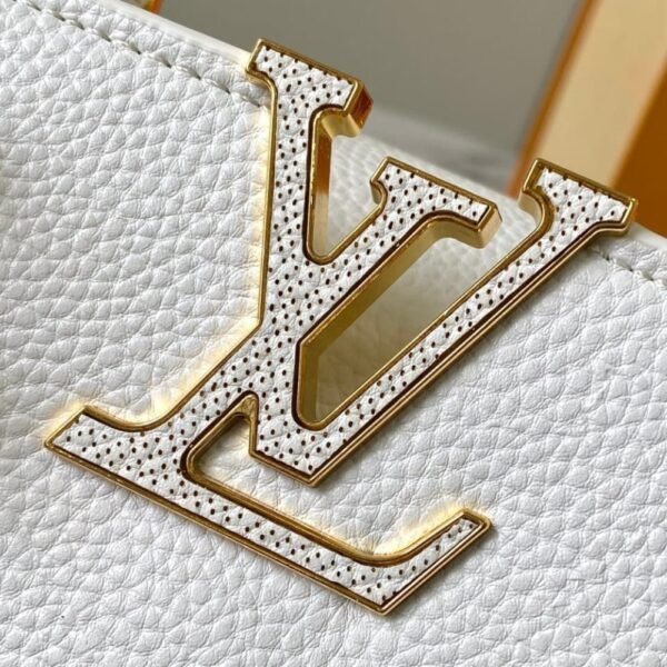 Louis Vuitton Capucines Mini Bag Snow White 21Cm M21416