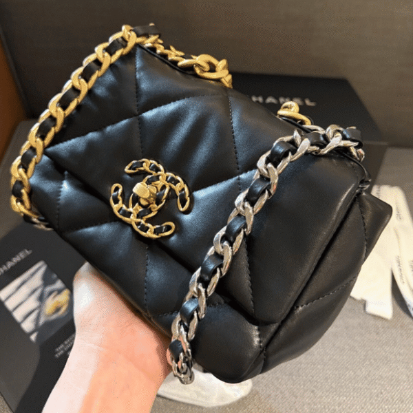 Chanel 19 Flap Bag Black 7.9 Inches AS1160-B04852-94305