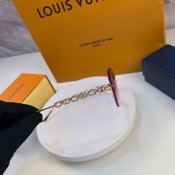 6-20-1.jpg Louis Vuitton LV Jewel Round Cat Eye Sunglasses Pink Gold Z2682U