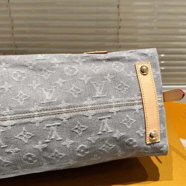 Louis Vuitton Carryall Mm Washed Gray Denim 15.3 Inches M13289