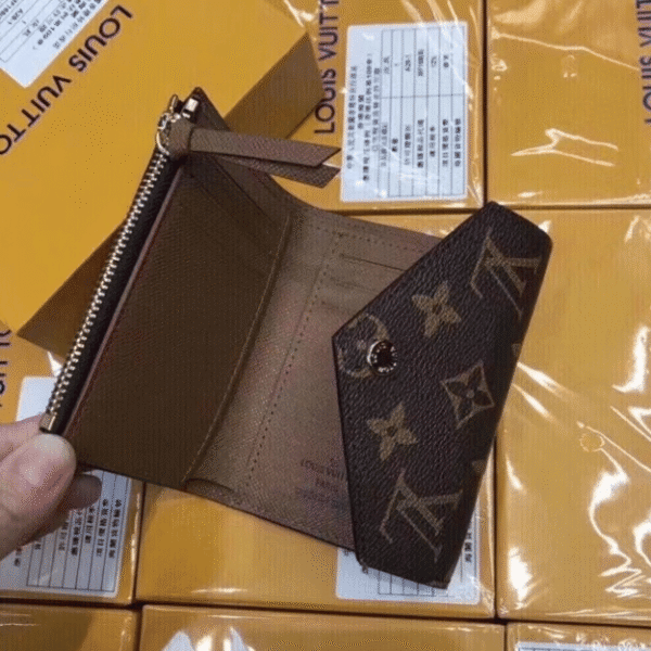 6-309 Louis Vuitton Victorine Wallet Monogram 4.7 Inches M62472