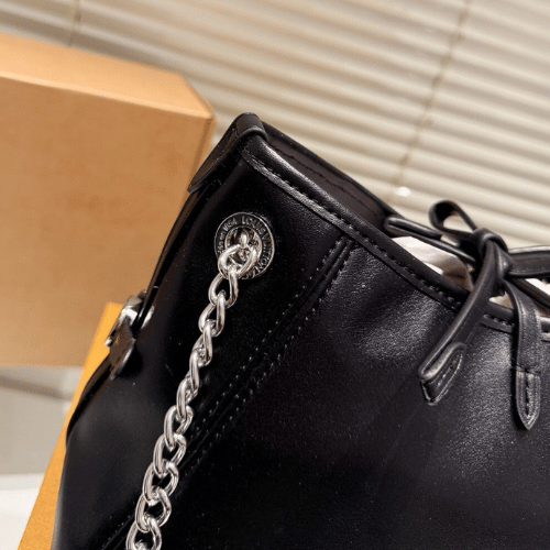 6-31 Louis Vuitton Carryall Vibe BB Black 10.2 Inches