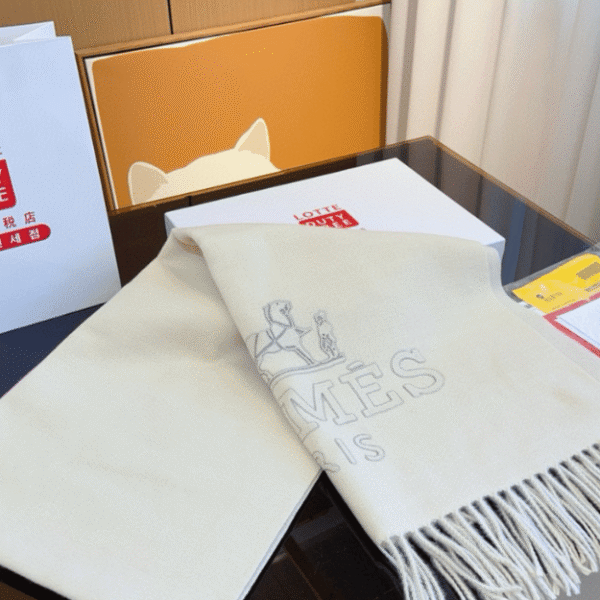 6-325.png Hermès Paris Logo Scarf Cream/White 74.8 Inches