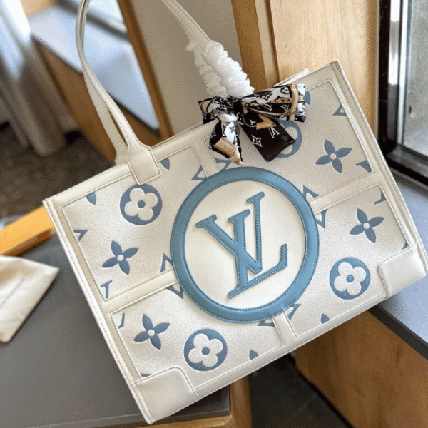 6-327.png Louis Vuitton Onthego Tote Bag White / Blue 15.7 Inches