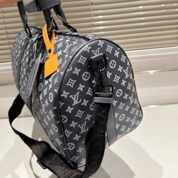 6-346 Louis Vuitton Keepall 40 Monogram Eclipse Dark Navy 15.7 Inches