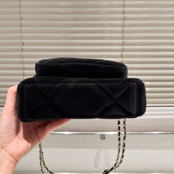 6-41 Chanel Clutch With Chain Velvet Effect Nylon And Gold Tone Metal Black 8.3 Inches Ap4771 B21406 94305