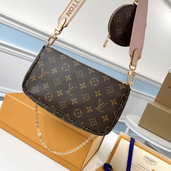 Louis Vuitton Multi Pochette Accessoires Rose Clair 9.4 Inches M44840