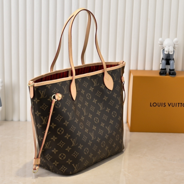 Louis Vuitton Neverfull Bandoulière Inside Out MM Red 12.2 Inches M12779