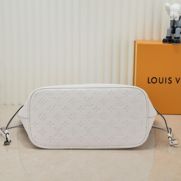 Louis Vuitton Neverfull MM Brume Gray 12.2 Inches M12605